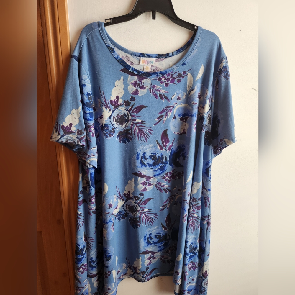 Lularoe, 3x, blue with flowers